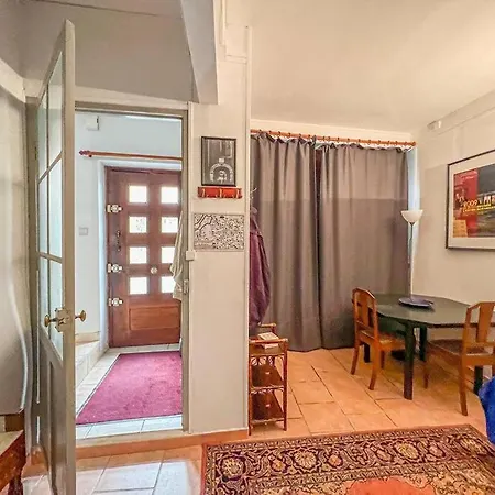 Tranquil With Patio, Historic Centre Pézenas