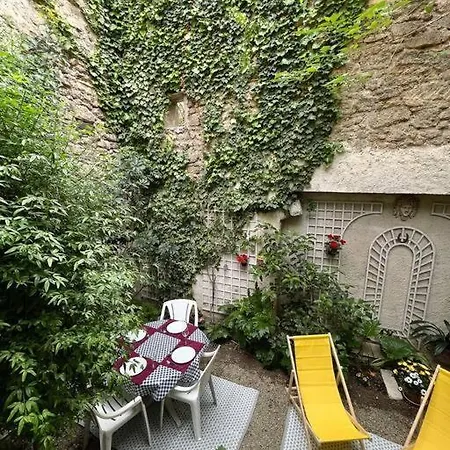 Tranquil With Patio, Historic Centre Pézenas
